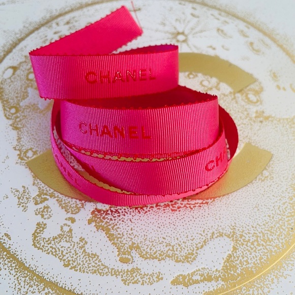 CHANEL Magenta Color Embossed Ribbon - Picture 4 of 10